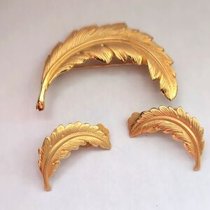 Gold Feather Brooch and Earrings Set